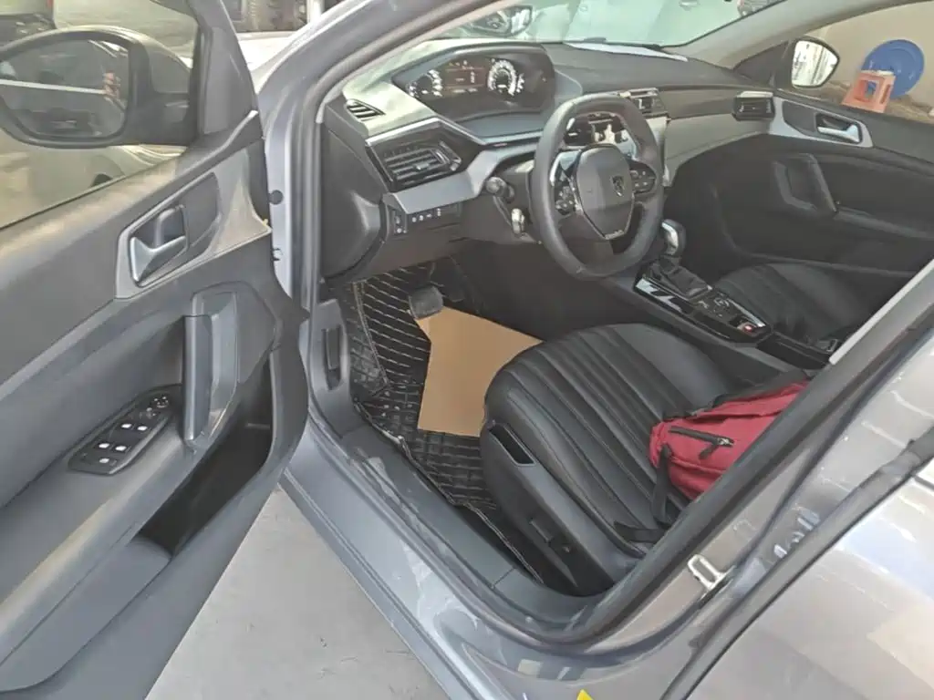 Peugeot 408 2023 2022 1.6T Light Chaser Edition