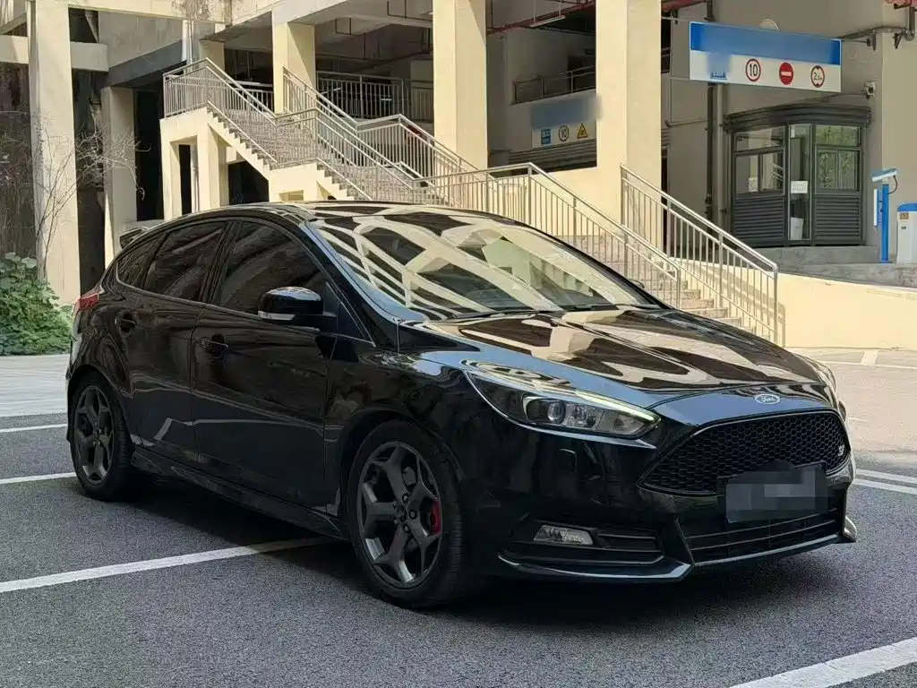 Ford Focus (Import) 2018 2018 2.0T ST Standard