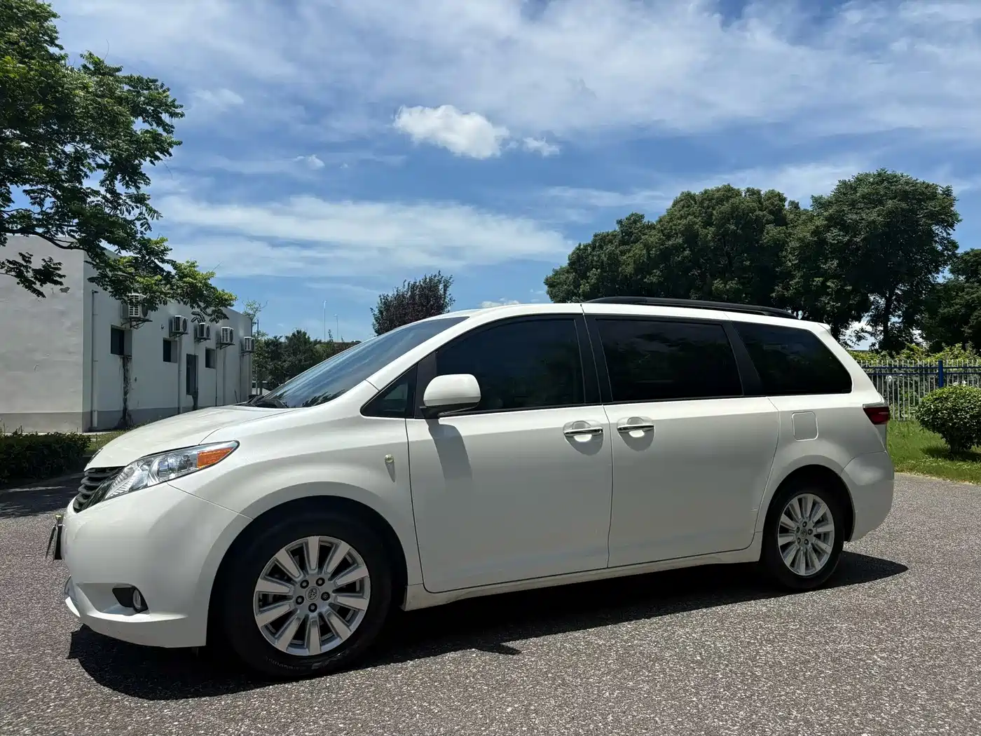 Toyota Sienna 2018 2015 3.5L 2WD LE