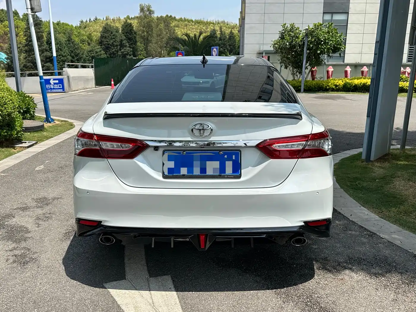 Toyota Camry 2023 2.0G Luxury Edition фото 5