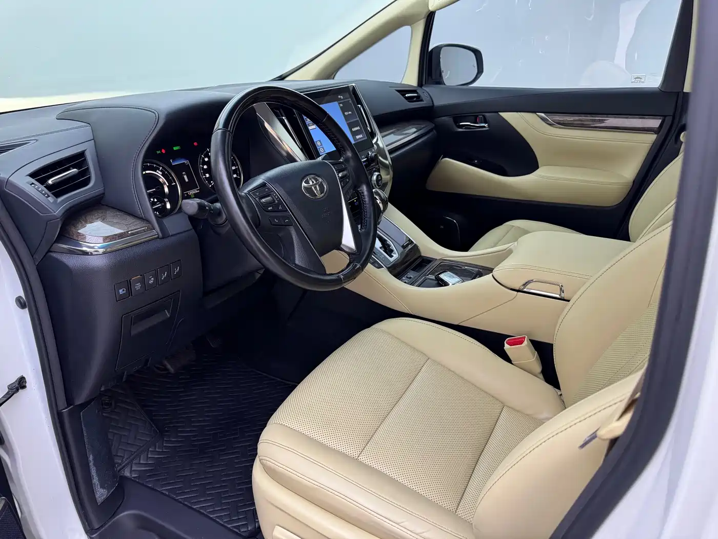 Toyota Alphard 2021 Hybrid 2.5L Premium фото 4