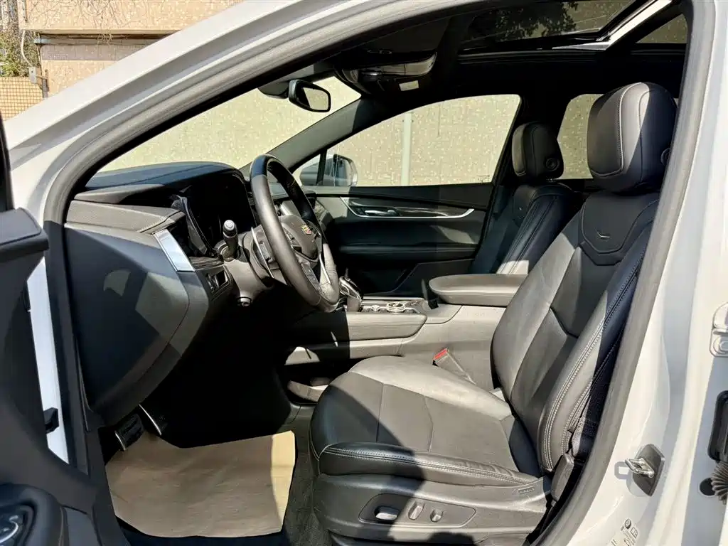 Cadillac XT5 2021 28T AWD Leading Sport фото 4