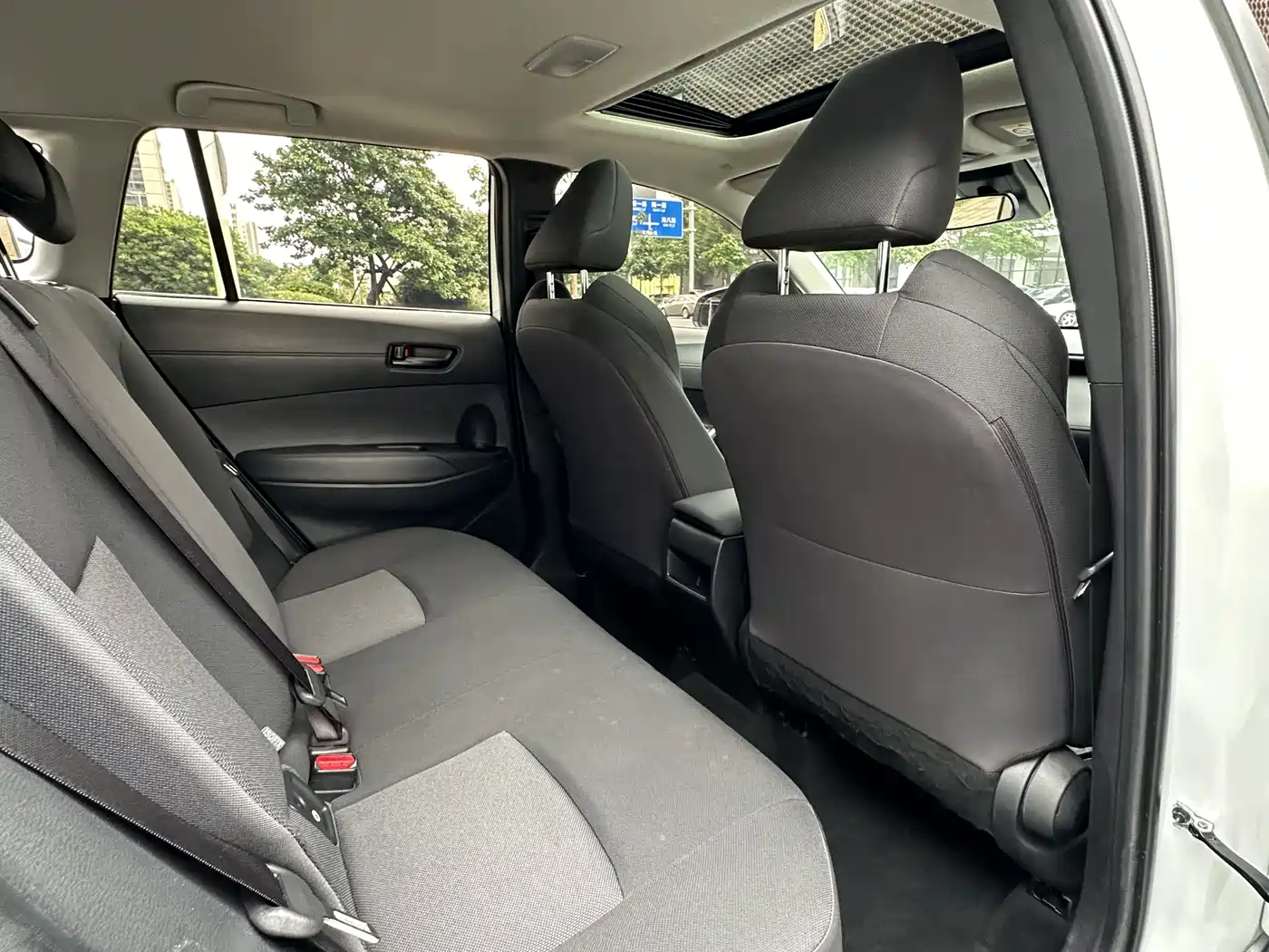 Toyota Frontlander 2022 2.0L CVT Leading Edition фото 9