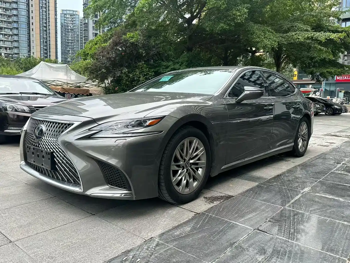Lexus LS 2018 500h Luxury Edition China V