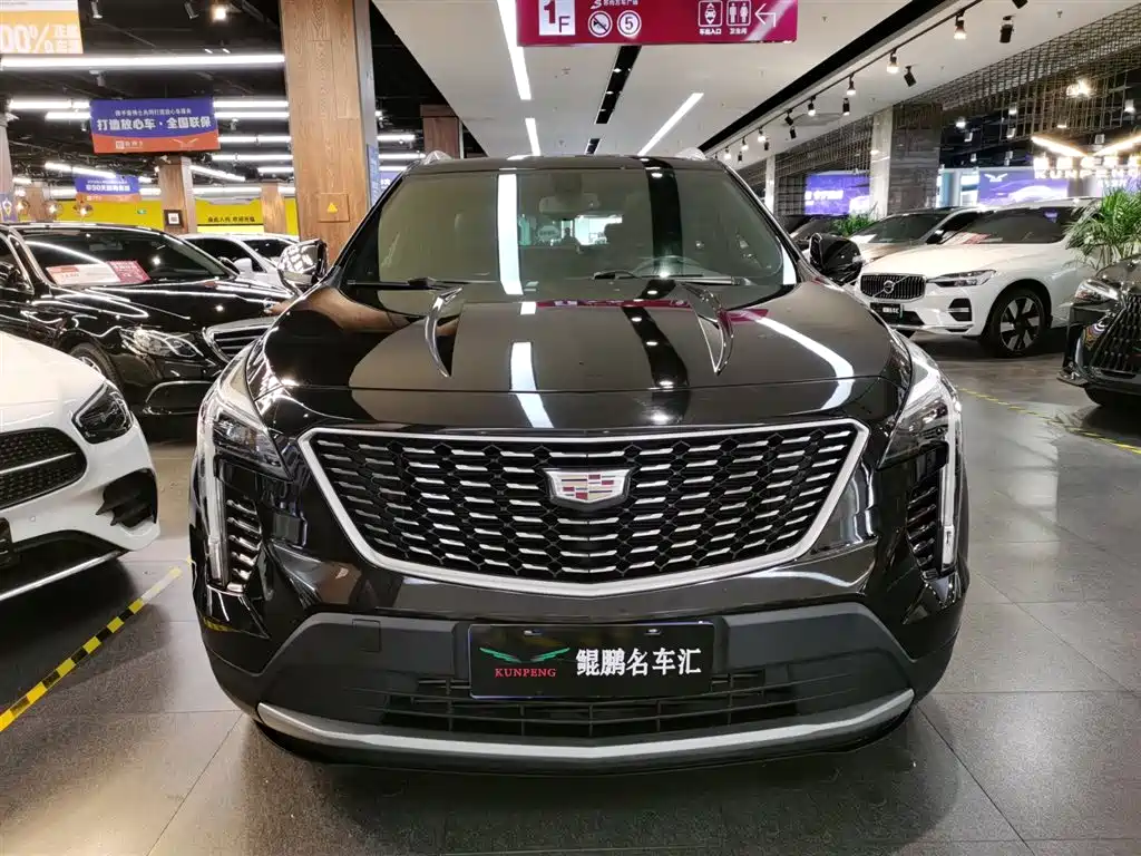 Cadillac XT4 2021 28T FWD Premium Edition фото 2