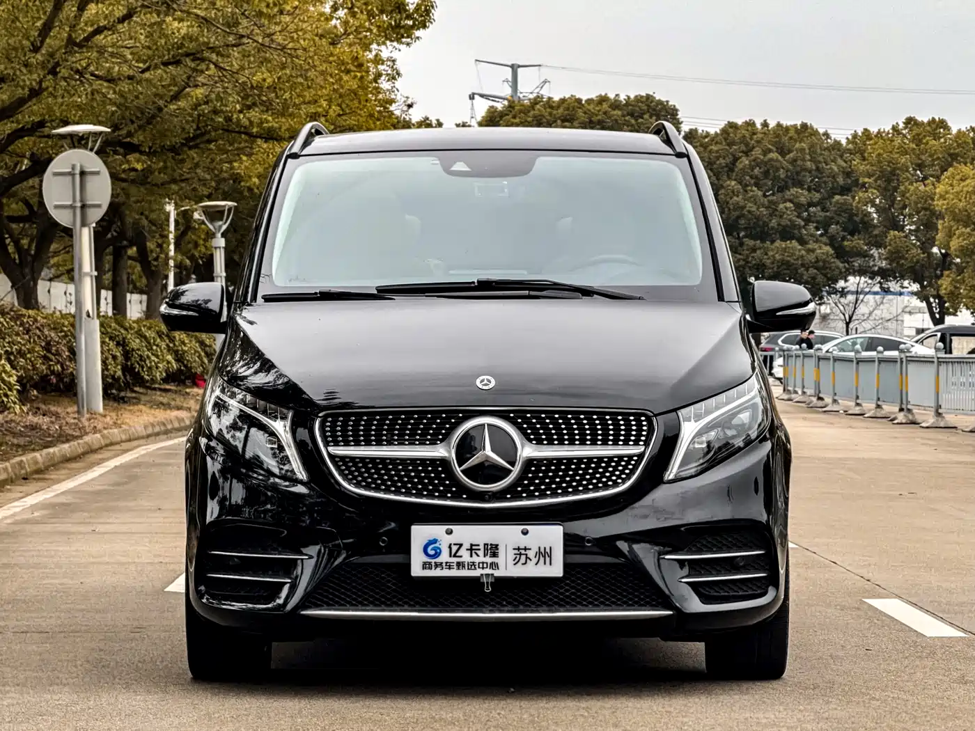 Mercedes-Benz V-Class 2022 V 260 L Long Wheelbase Luxury Edition фото 2
