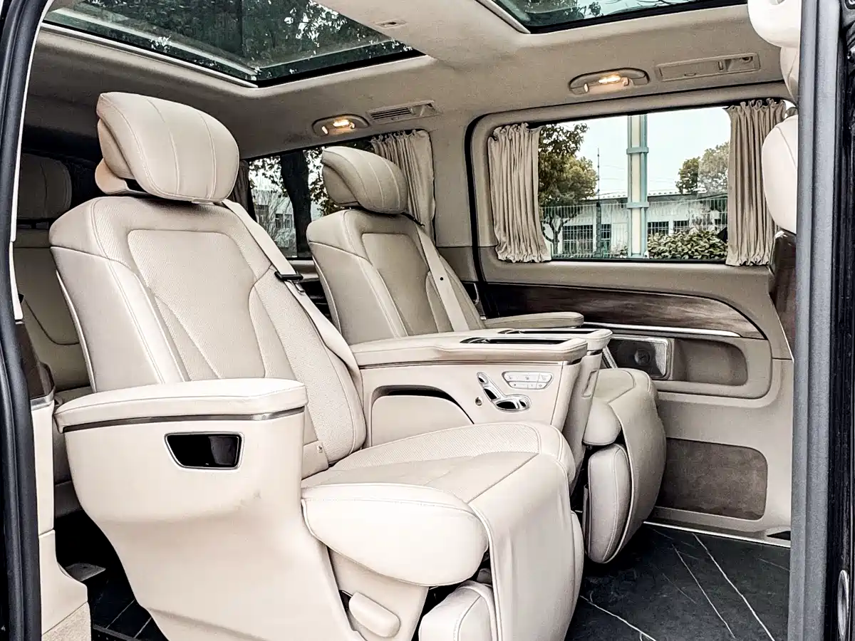 Mercedes-Benz V-Class 2022 V 260 L Long Wheelbase Luxury Edition фото 19