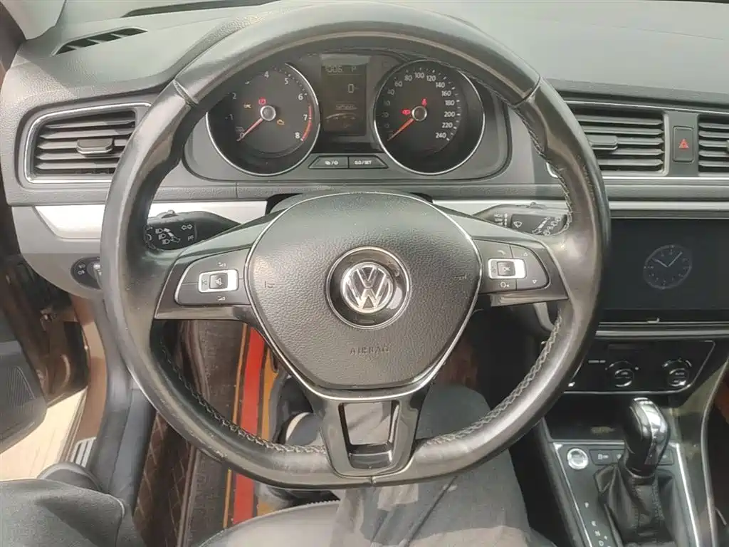 Volkswagen Lavida Tour 2017 180TSI DSG Comfort Edition фото 11