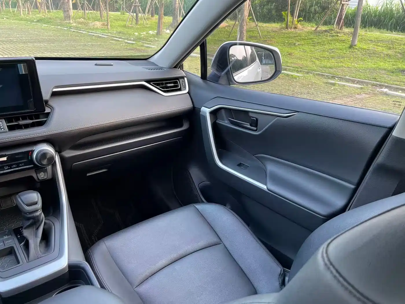 Toyota RAV4 Rongfang 2022 2.0L CVT 2WD Urban Edition фото 18