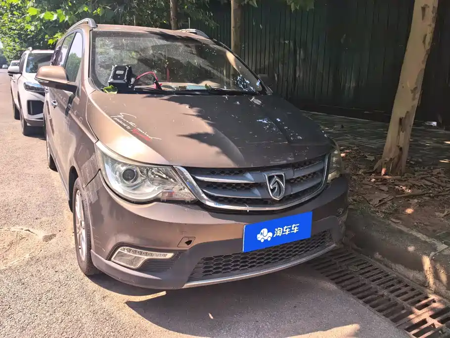 Baojun 730 2015 2014 1.5L Manual Comfort 7-seater