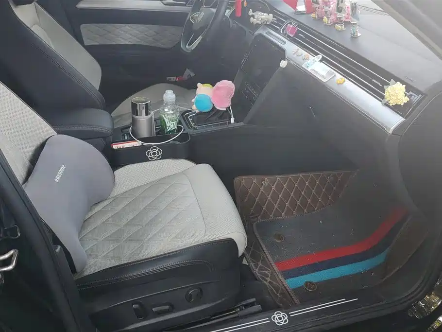Volkswagen Magotan 2023 Model 2 Million Commemorative Edition 330TSI DSG Luxury фото 8