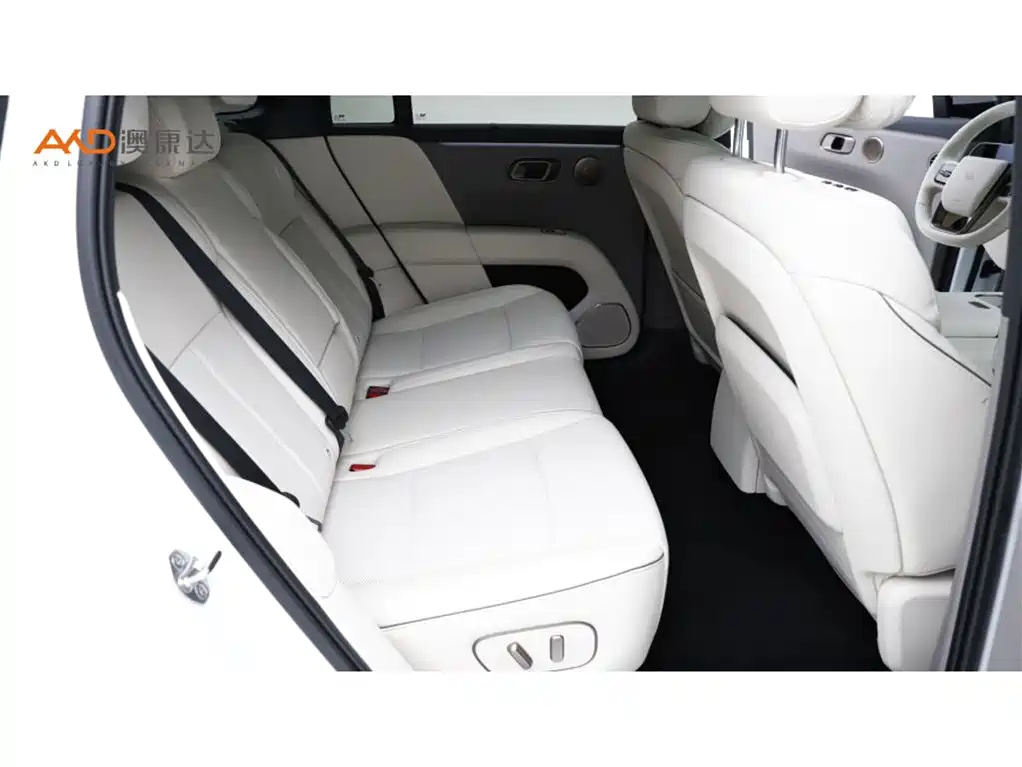 Li Auto i6 2026 2025 4WD Base Model