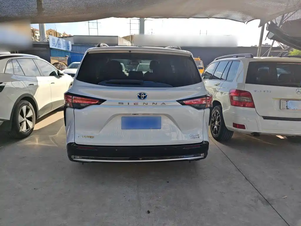 صورة 9 - Toyota Sienna