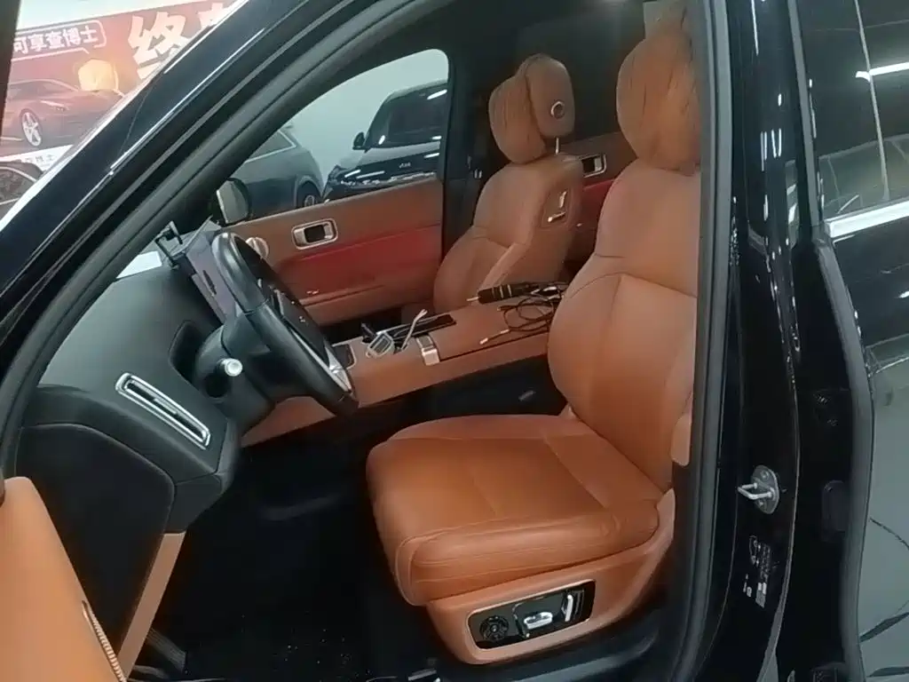 Фото 15 - Li Auto Li L8