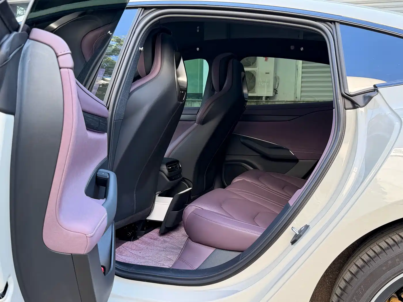Xiaomi Auto Xiaomi SU7 2024 RWD Standard Founder's Edition фото 7