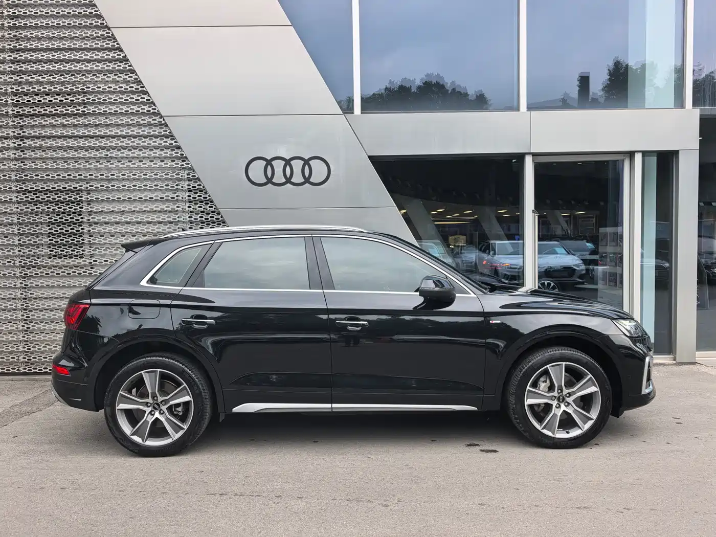 Audi Q5L 2023 45T Luxury Dynamic фото 12