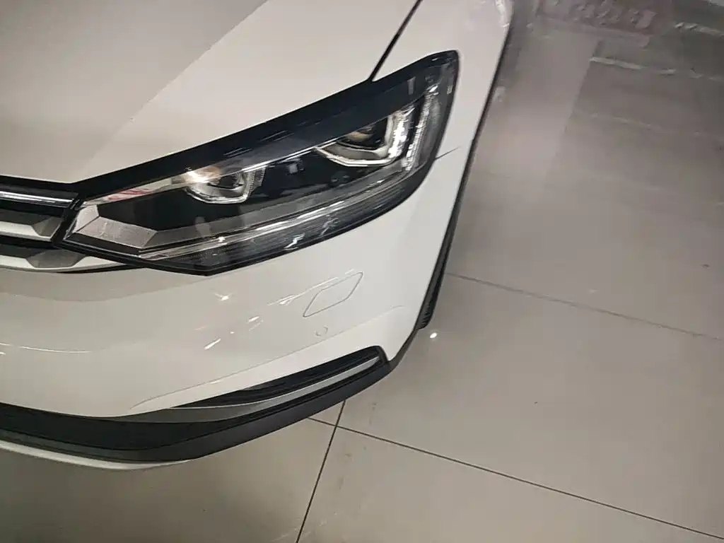 Volkswagen Touran 2021 2021 Touran L 280TSI DSG Cross Edition 7-seater