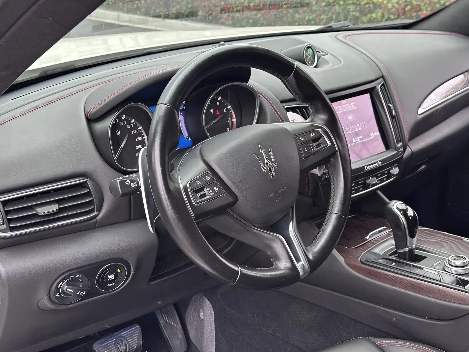 Photo 7 - Maserati Levante