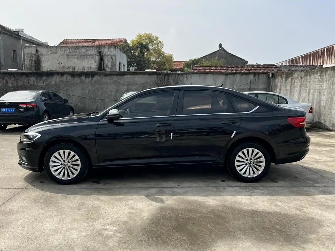 Volkswagen Lavida 2021 1.5L Auto Comfort Edition фото 12
