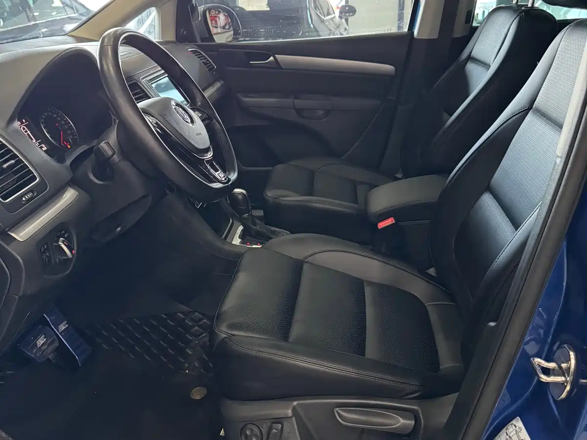 Volkswagen Sharan 2016 380TSI Comfort 7-seater фото 4