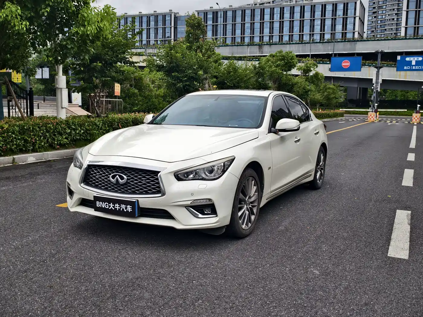 Infiniti Q50L