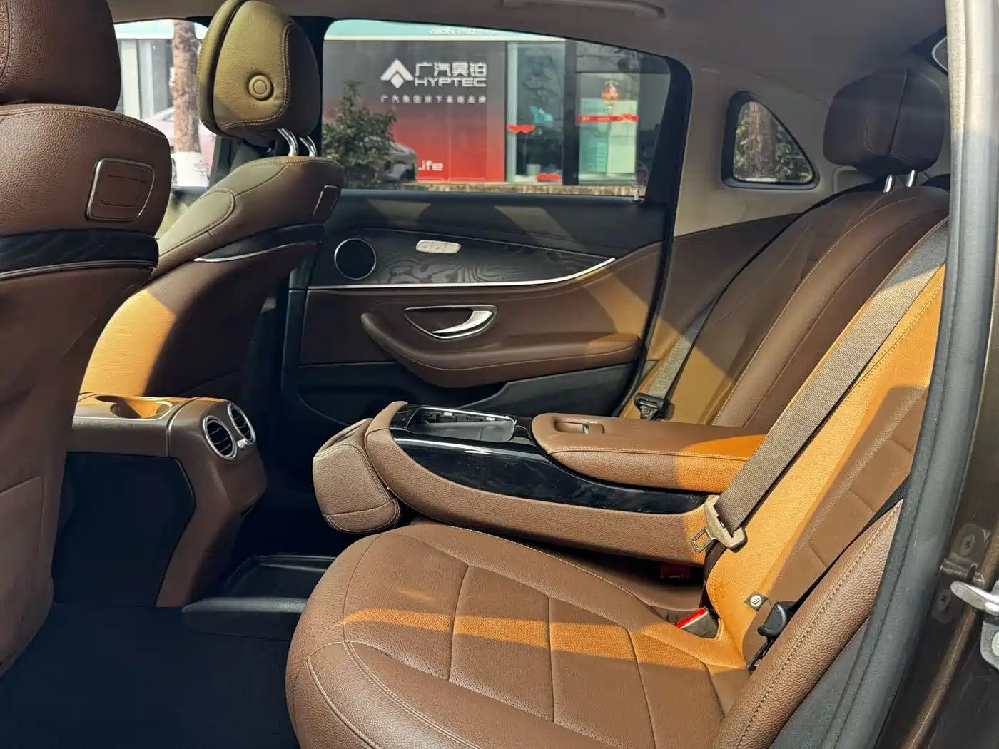 Mercedes-Benz E-Class 2016 E 200 L Sport Type фото 6