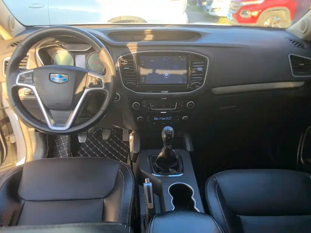 Фото 10 - Geely Emgrand X6