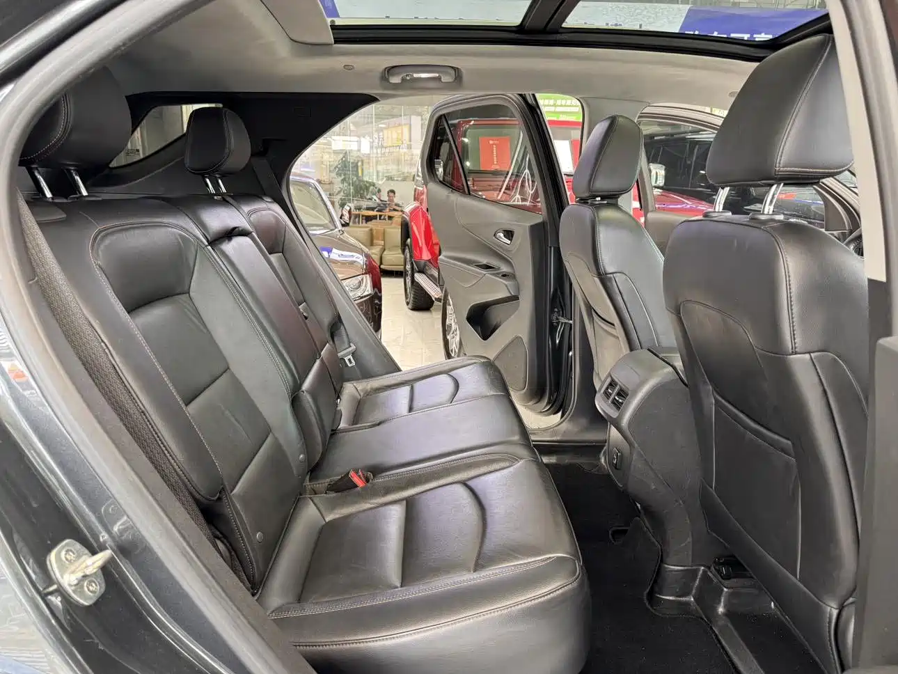 Chevrolet Equinox 2017 535T Automatic Realm Edition фото 15