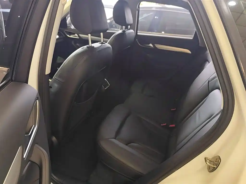 Audi Q3 2015 35 TFSI quattro Technology фото 17