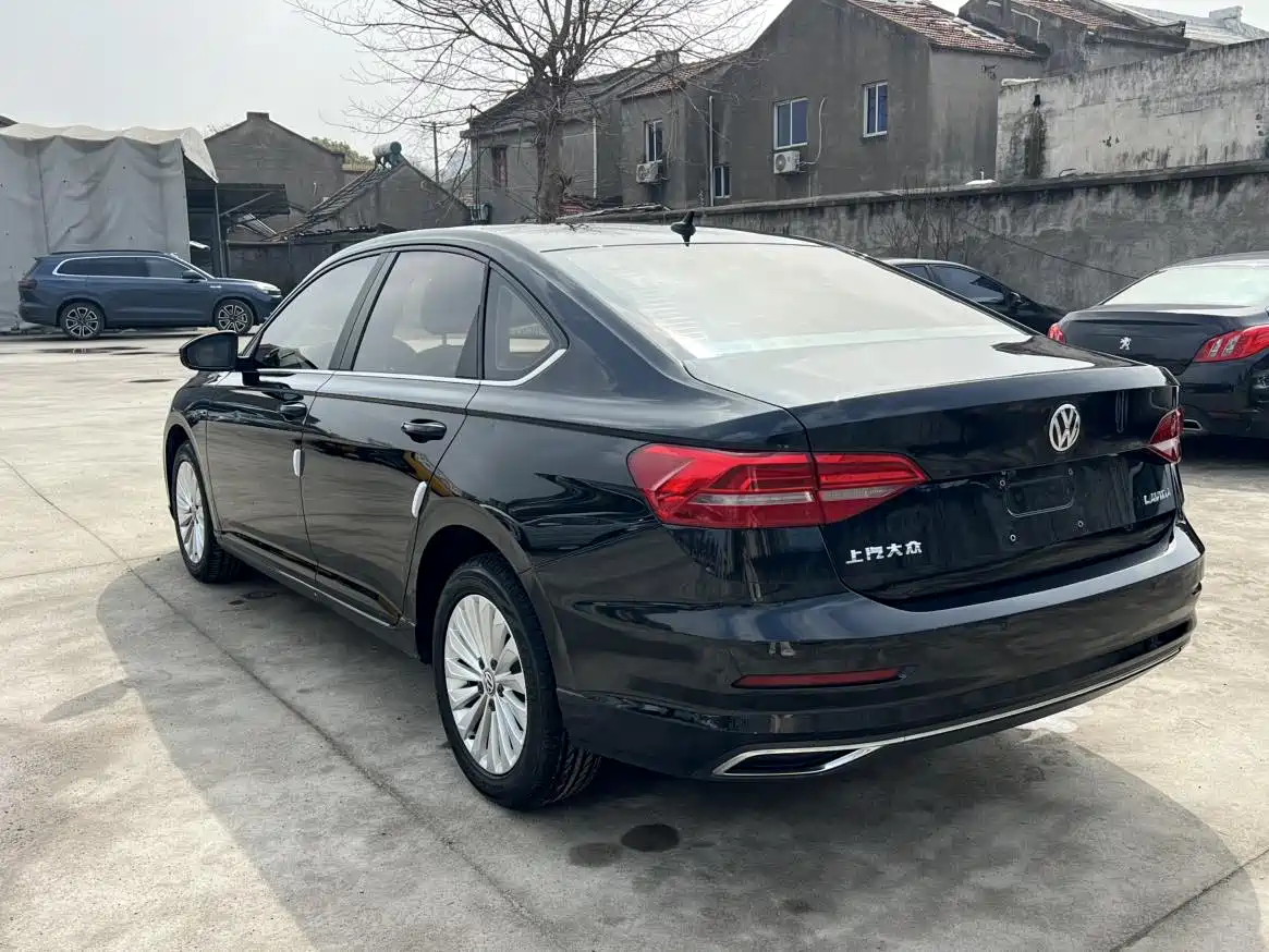 Volkswagen Lavida 2021 1.5L Auto Comfort Edition фото 14