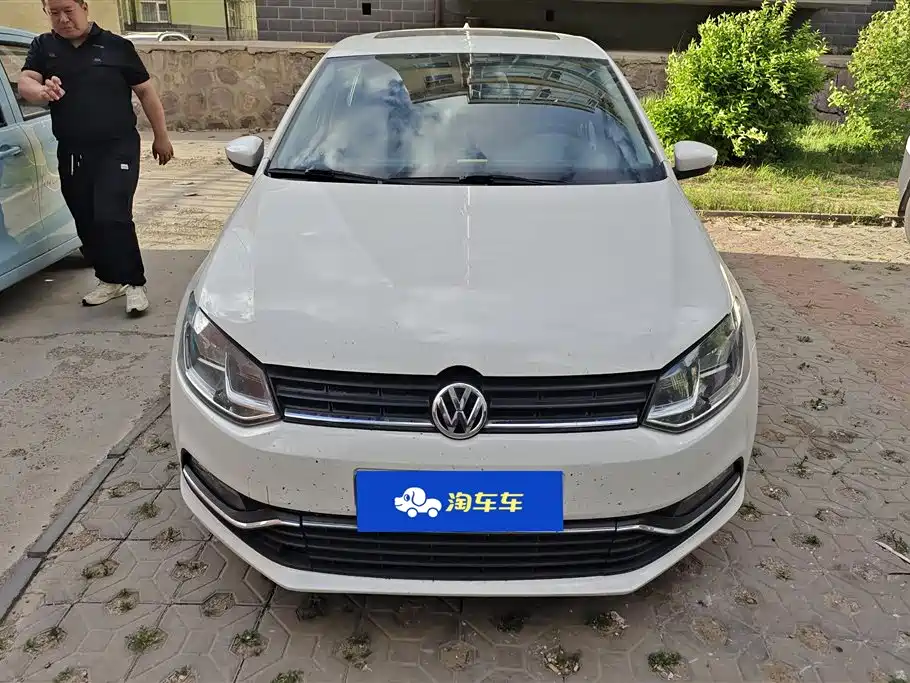 Volkswagen Polo 2016 1.6L Manual Comfort фото 2