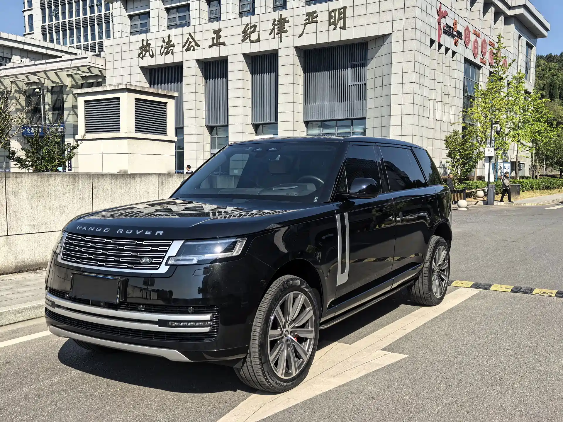 Фото 1 - Land Rover Range Rover