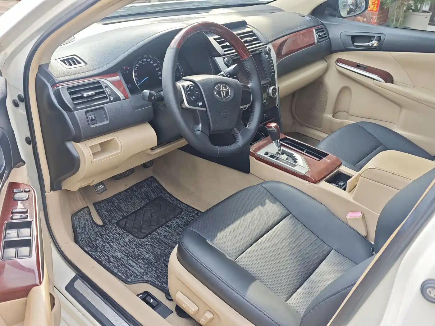 Toyota Camry 2013 2.0G Comfort фото 8