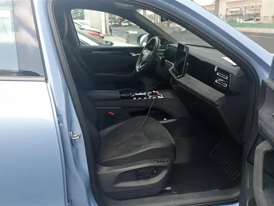 Volkswagen Tiguan L 2024 PRO 380TSI 4WD R-Line Premium Edition фото 8