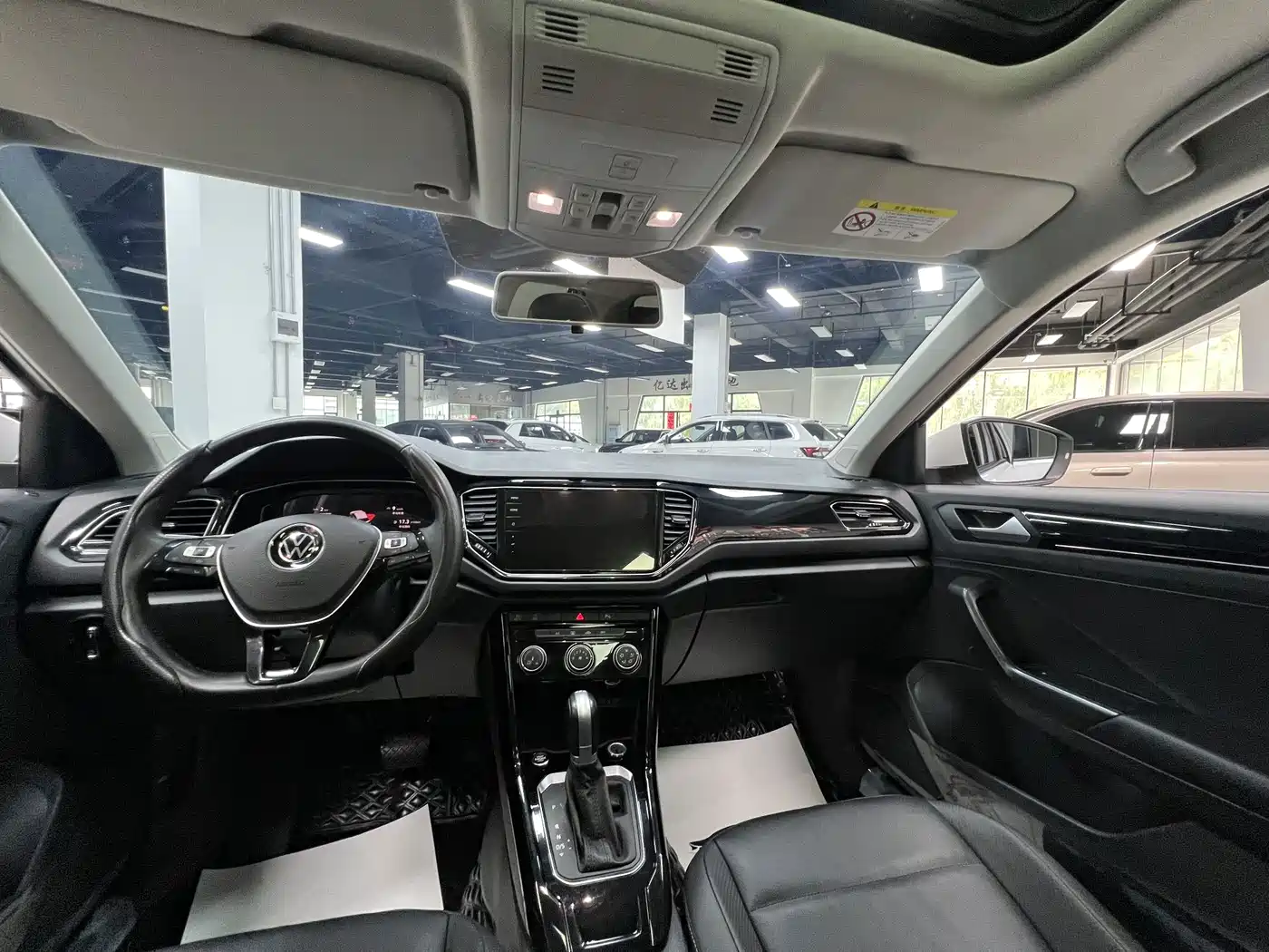 Volkswagen T-Roc, миниатюра 15