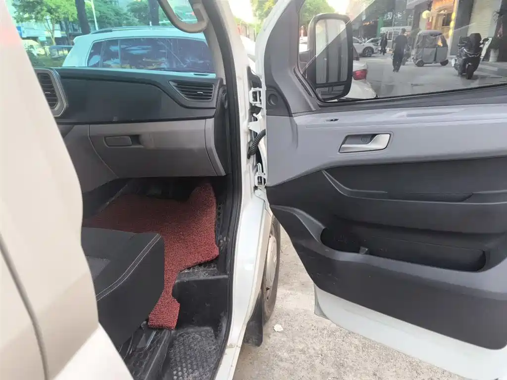 SAIC Maxus Xintu V80 2024 Model Year Aoyunton Value Edition 6MT Long Wheelbase Ultra Low Roof 127Ps 6/7/8/9-Seater фото 20