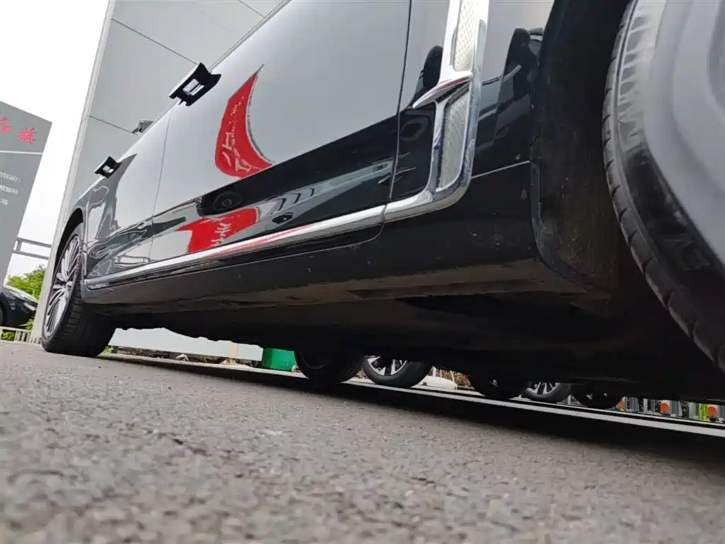 Hongqi H9 2022 2.0T Smart Connect Flag Enjoy Edition фото 21