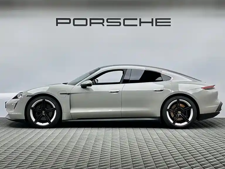 Porsche Taycan 2021 2020 Taycan