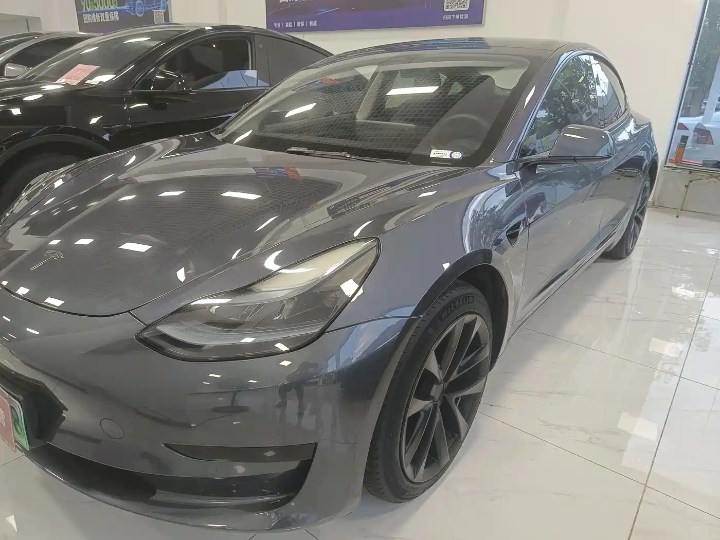Фото 3 - Tesla Model 3