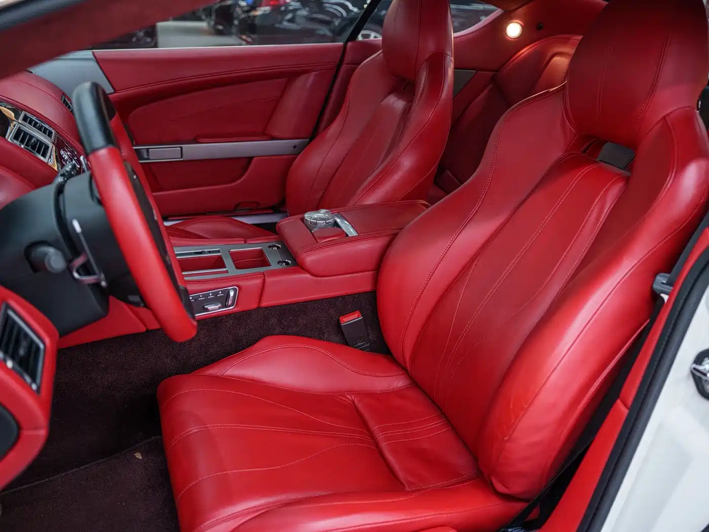 Aston Martin DB9 2014 2013 6.0L Coupe