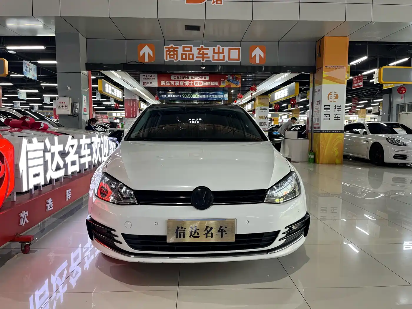Volkswagen Golf 2017 230TSI Auto Comfort Millionth Anniversary Edition фото 2