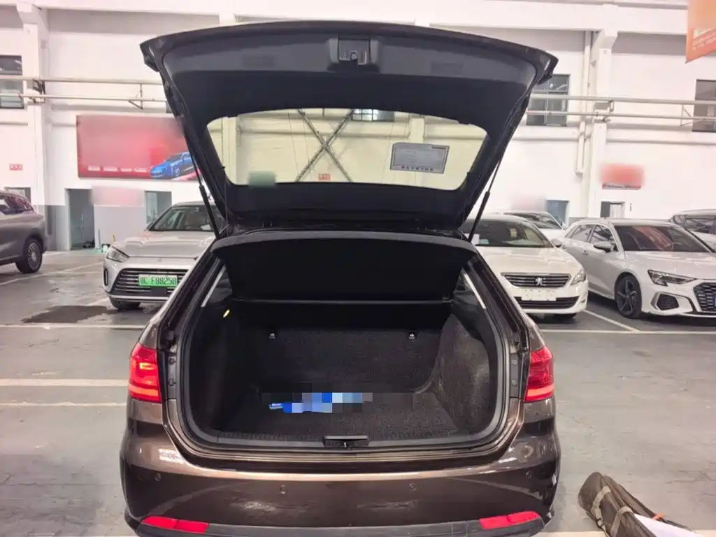 Volkswagen Lavida Tour 2016 2013 1.6L Automatic Trend Style