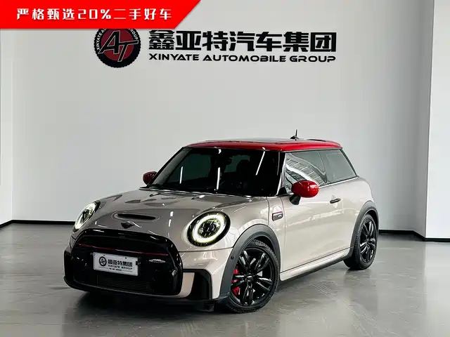 MINI JCW