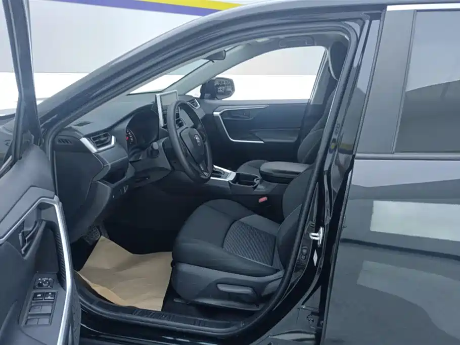 Toyota Wildlander 2022 Facelift 2.0L CVT 2WD Leading Edition фото 9
