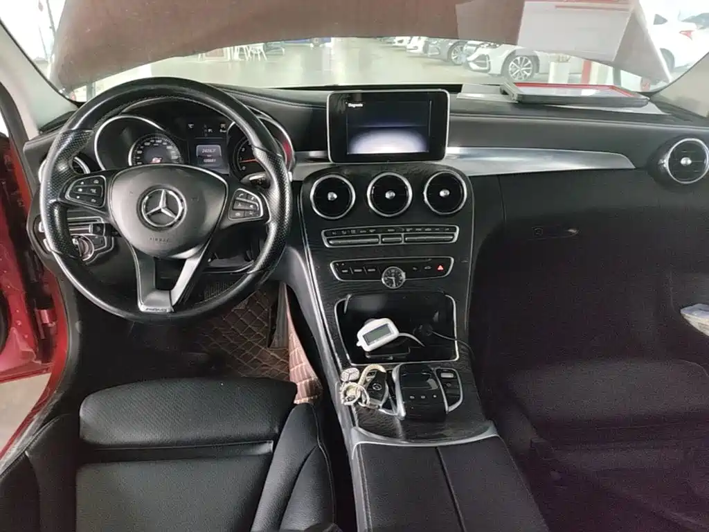 Фото 10 - Mercedes-Benz C-Class