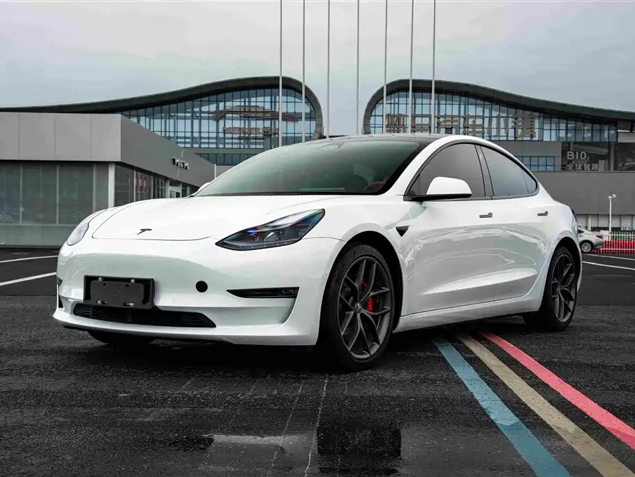 Tesla Model 3 2022
