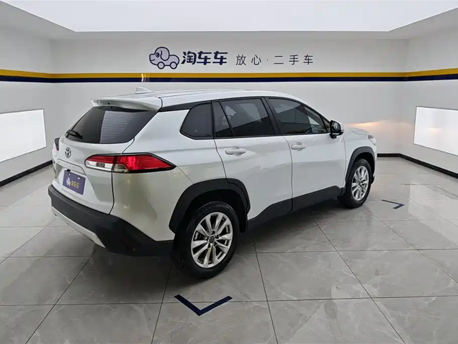 Toyota Corolla Cross 2022 2.0L Elite Edition фото 3