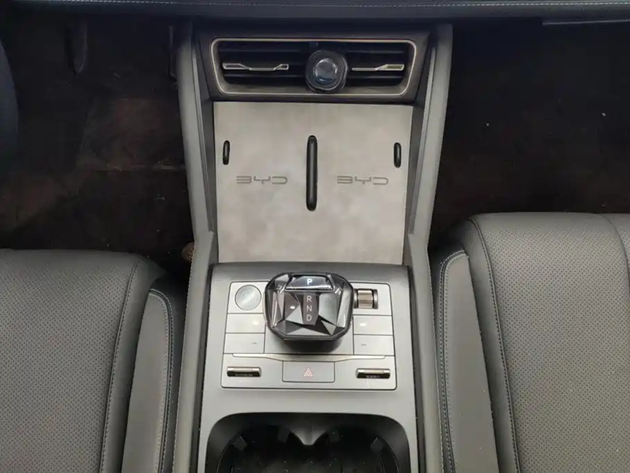 BYD Qin L 2024 DM-i 120KM Superior Edition фото 16