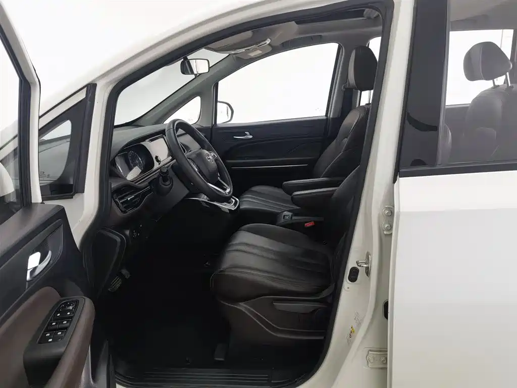GAC Trumpchi Trumpchi M6 2019 270T Automatic Luxury (6-seater) China V фото 10