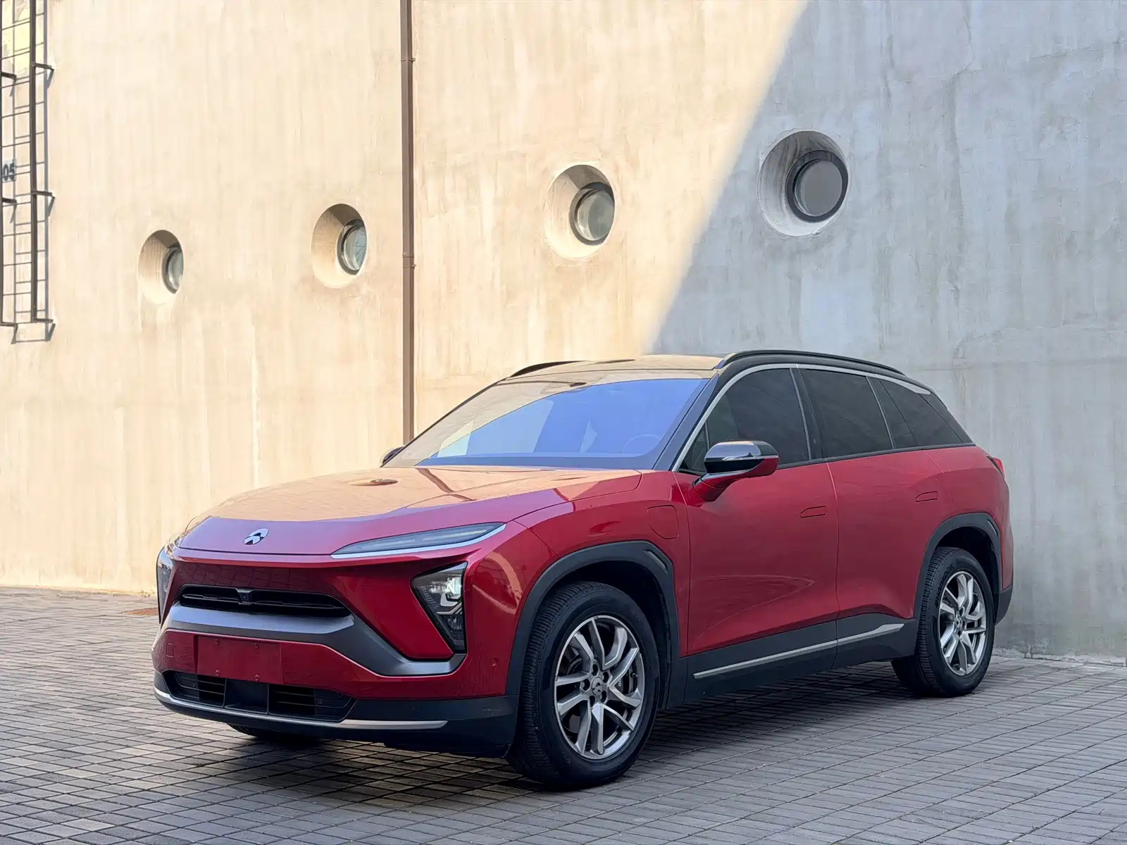 Фото 1 - NIO ES6